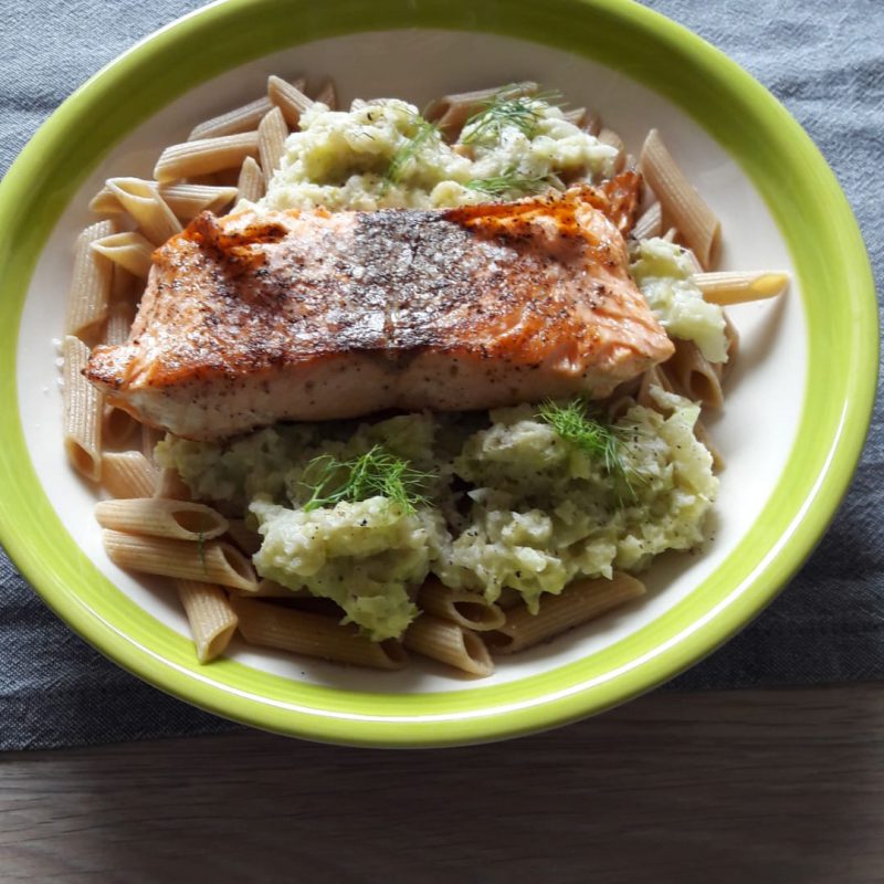 Pasta met gestoofde venkel en kabeljauw of zalm